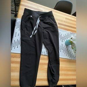 Figs XS jogger scrubs.